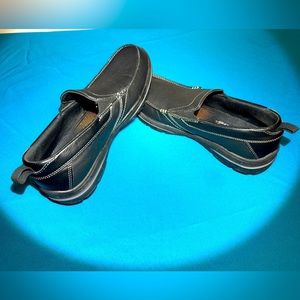 Brand New.  Mens Size 9.5   All Black   Sketchers Relaxed Fit:  Harper - Forde’s